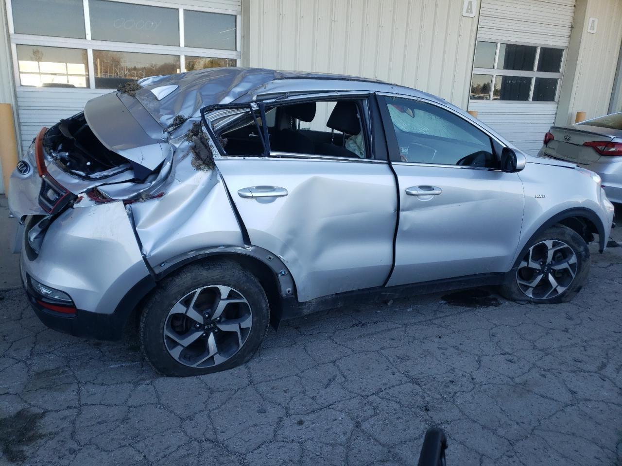 2022 KIA Sportage VIN KNDPMCACXN7955075 Copart auction photo, rollover damage thumbnail 3