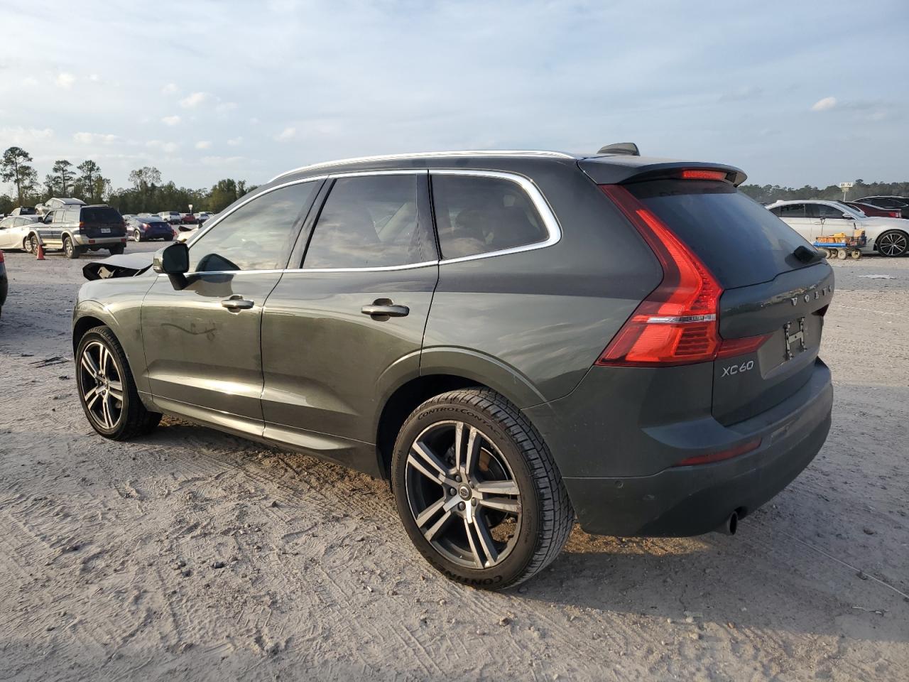2018 Volvo XC60 VIN LYV102RK0JB106389 Copart auction photo, front end damage thumbnail 2