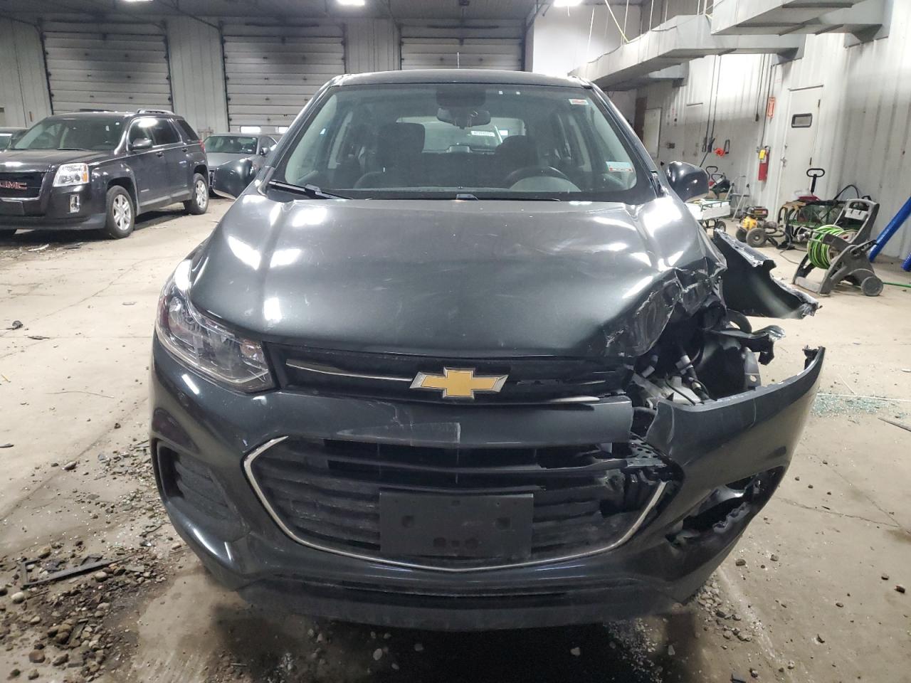 2019 Chevrolet Trax VIN 3GNCJNSB1KL232190 Copart auction photo, front end damage thumbnail 5