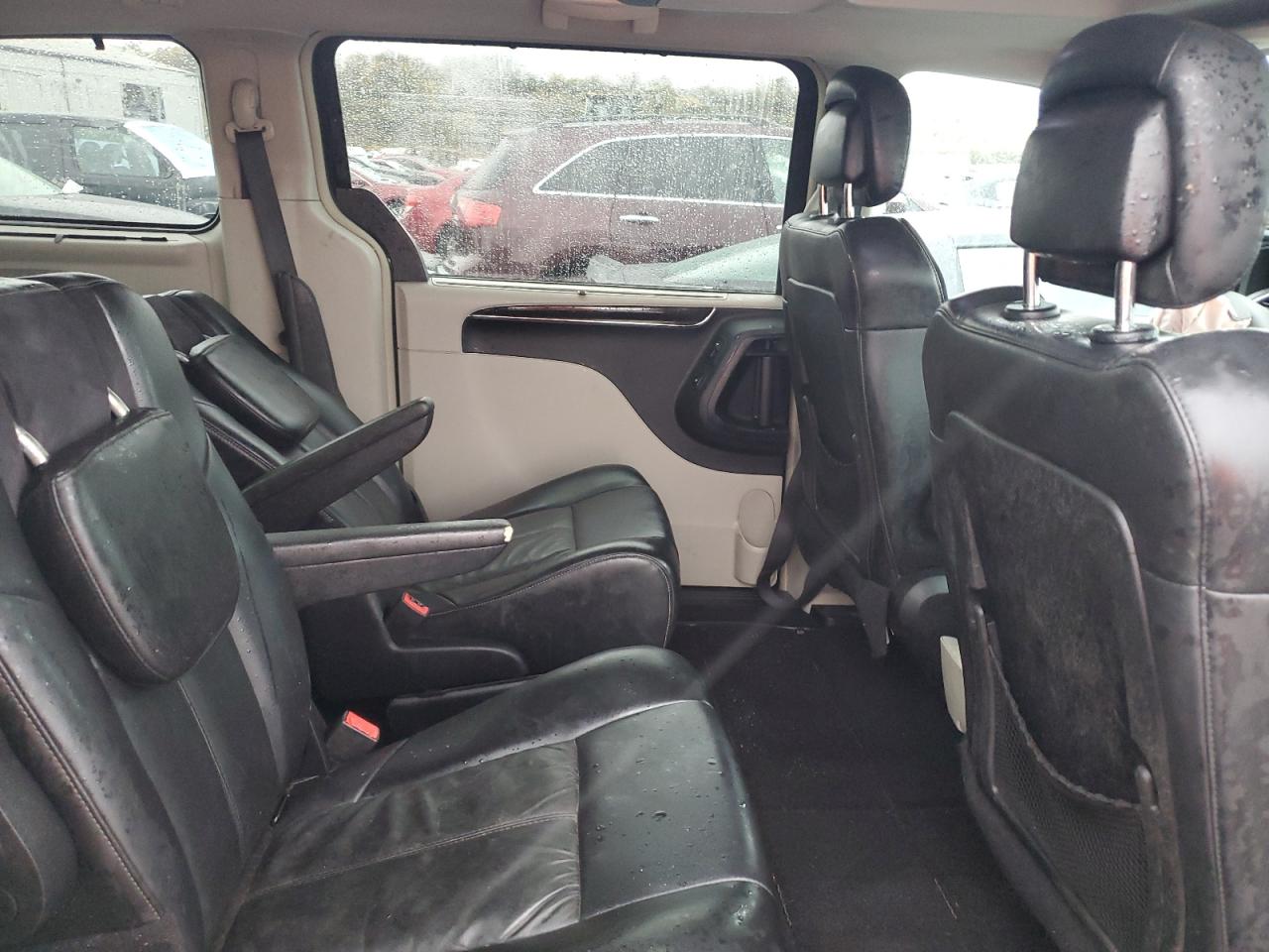 2016 Chrysler Town & Country VIN 2C4RC1GG7GR104301 Copart auction photo, front end damage thumbnail 11