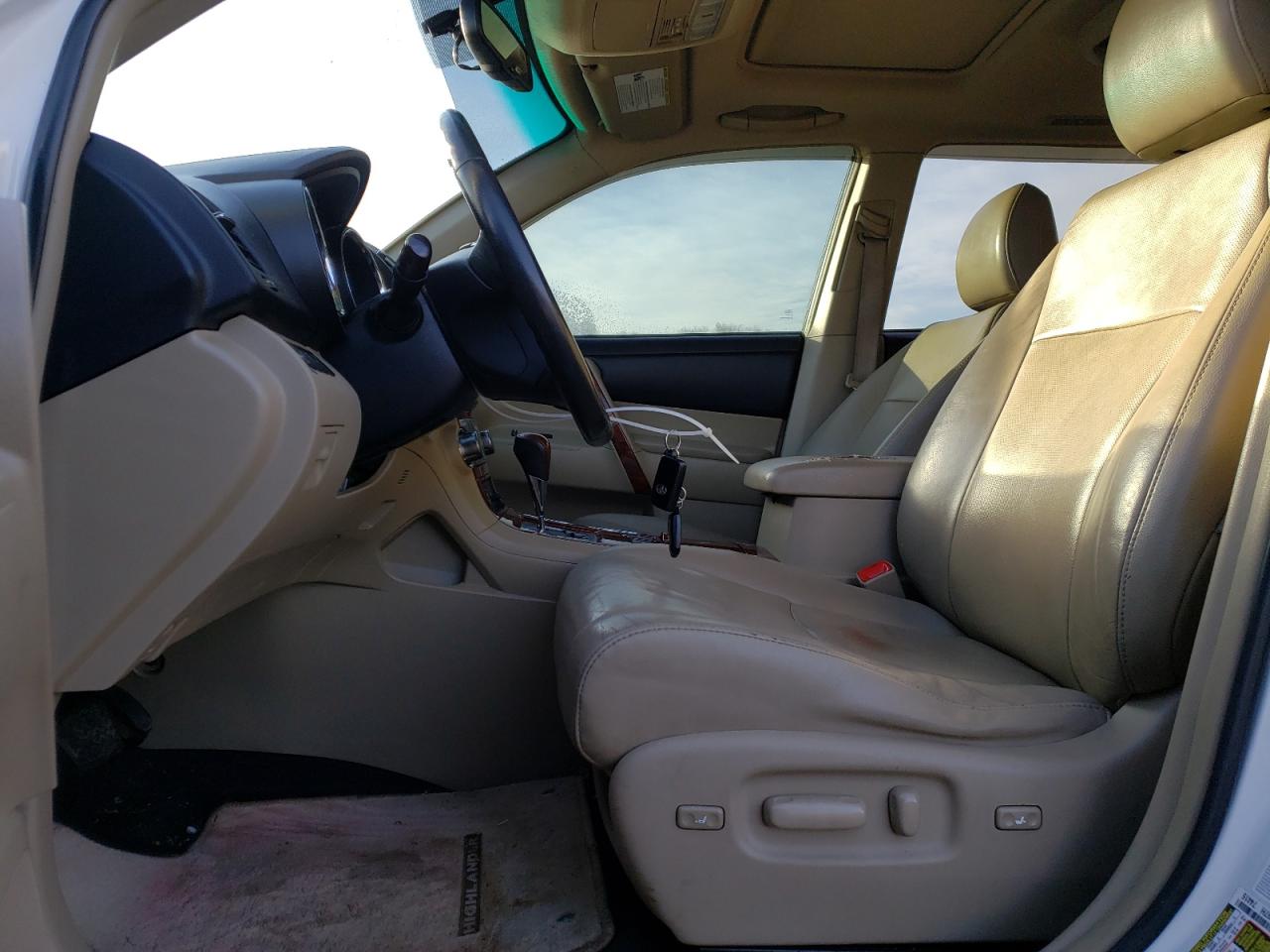2011 Toyota Highlander VIN 5TDDK3EH6BS079105 Copart auction photo, front end / minor dent/scratches damage thumbnail 7