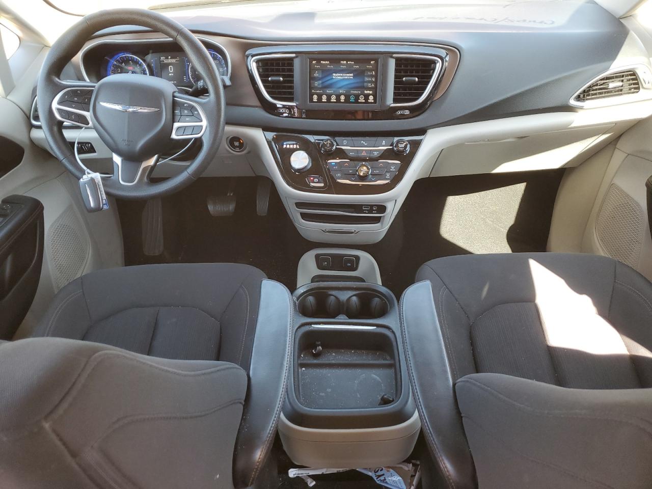 2019 Chrysler Pacifica VIN 2C4RC1FG4KR528318 Copart auction photo, hail / side damage thumbnail 8