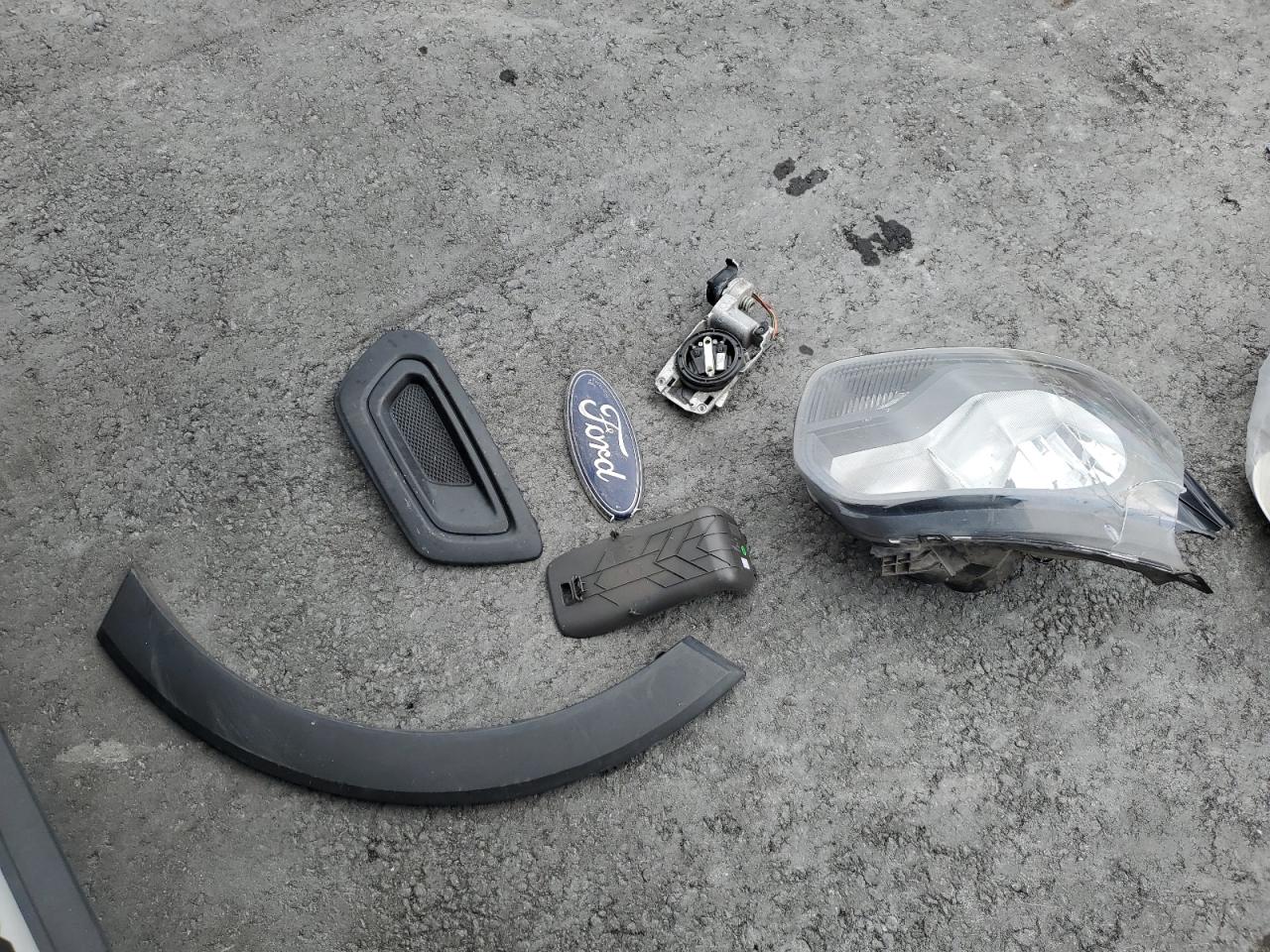 2020 Ford Transit VIN 1FTBR1C88LKB70976 Copart auction photo, front end / rear end damage thumbnail 13