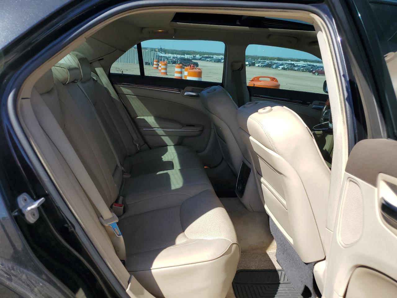 2011 Chrysler 300 VIN 2C3CK6CT9BH500595 Copart auction photo, water/flood damage thumbnail 10
