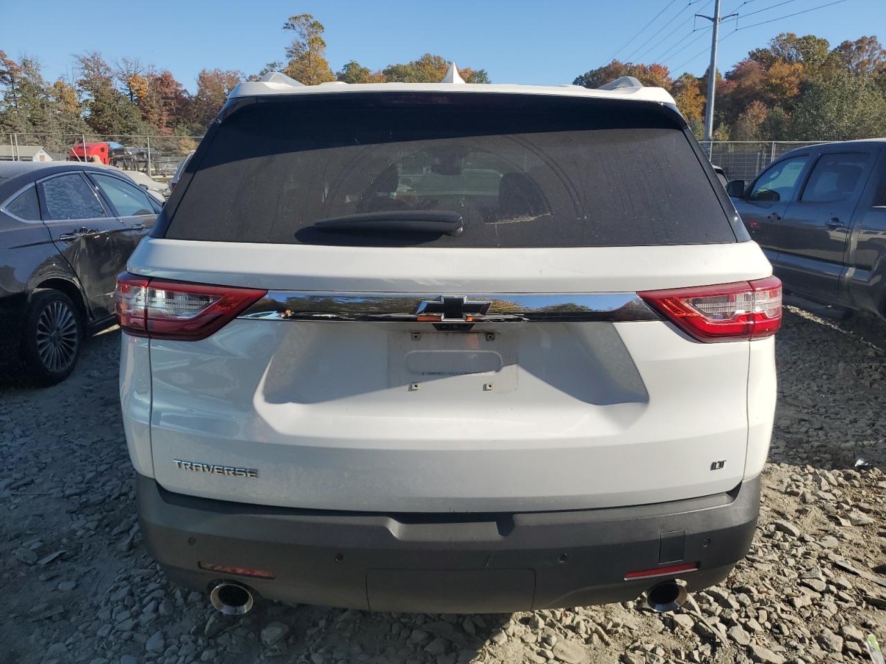 2018 Chevrolet Traverse VIN 1GNERHKW1JJ195587 Copart auction photo, front end damage thumbnail 6