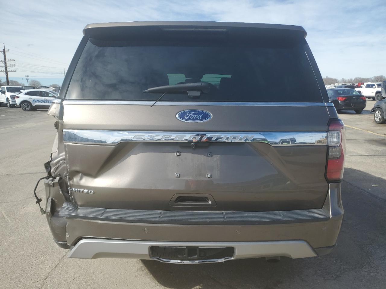 2018 Ford Expedition VIN 1FMJU2AT9JEA37268 Copart auction photo, rear end damage thumbnail 6