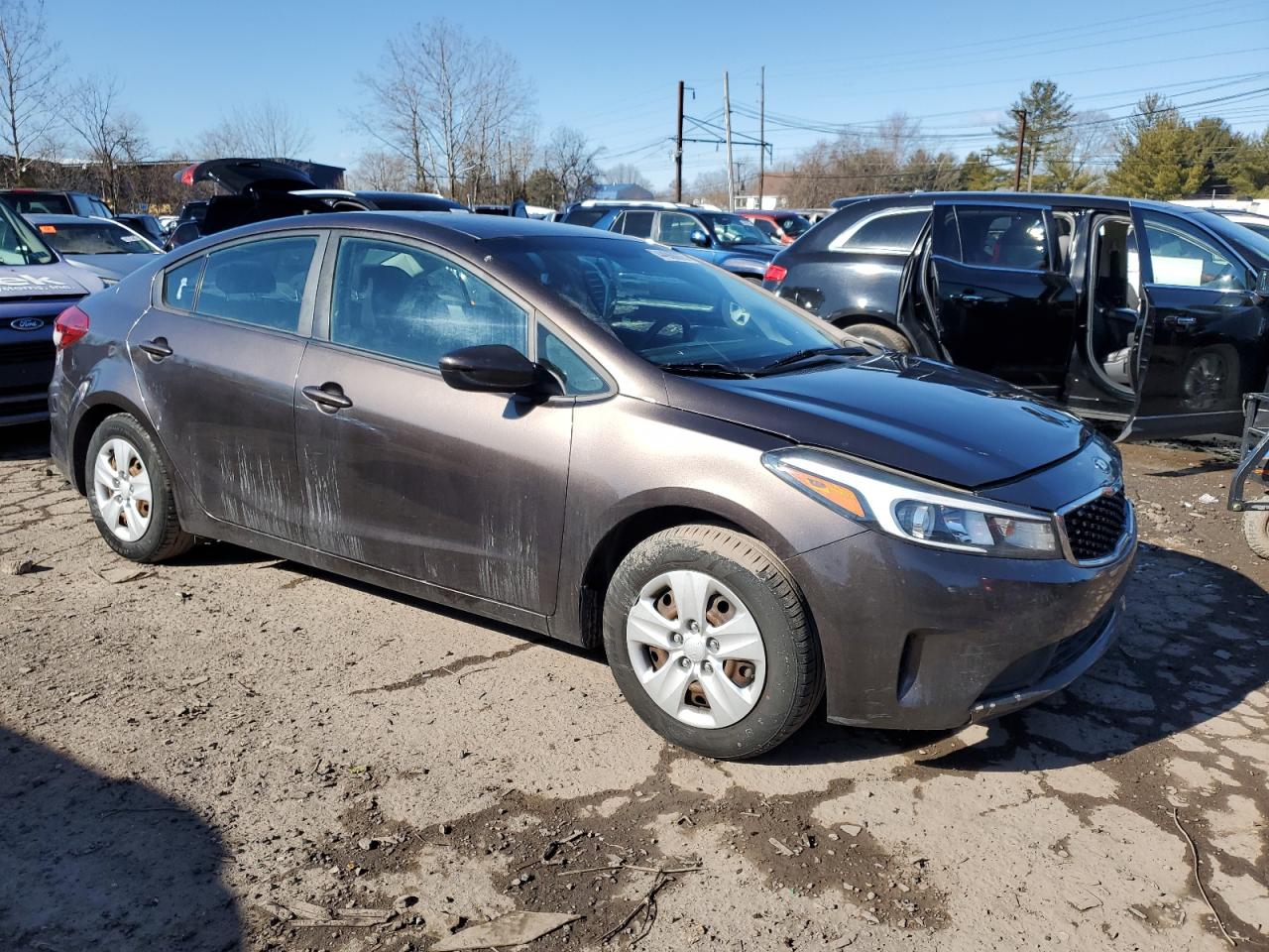 2017 KIA Forte VIN 3KPFK4A7XHE148568 Copart auction photo, all over damage thumbnail 4