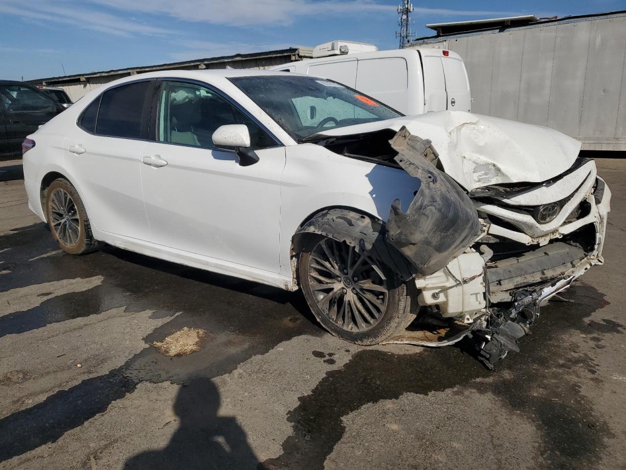 2020 Toyota Camry VIN 4T1G11AKXLU903265 Copart auction photo, front end damage thumbnail 4