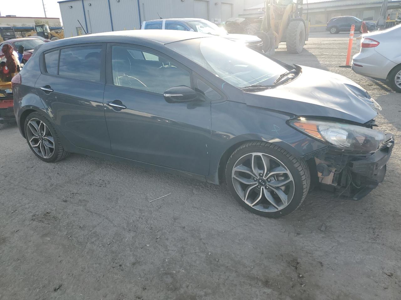2016 KIA Forte VIN KNAFZ5A32G5631848 Copart auction photo, front end damage thumbnail 4