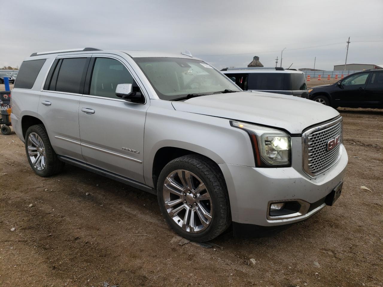 2015 GMC Yukon VIN 1GKS2CKJ2FR505251 Copart auction photo, front end / side damage thumbnail 4