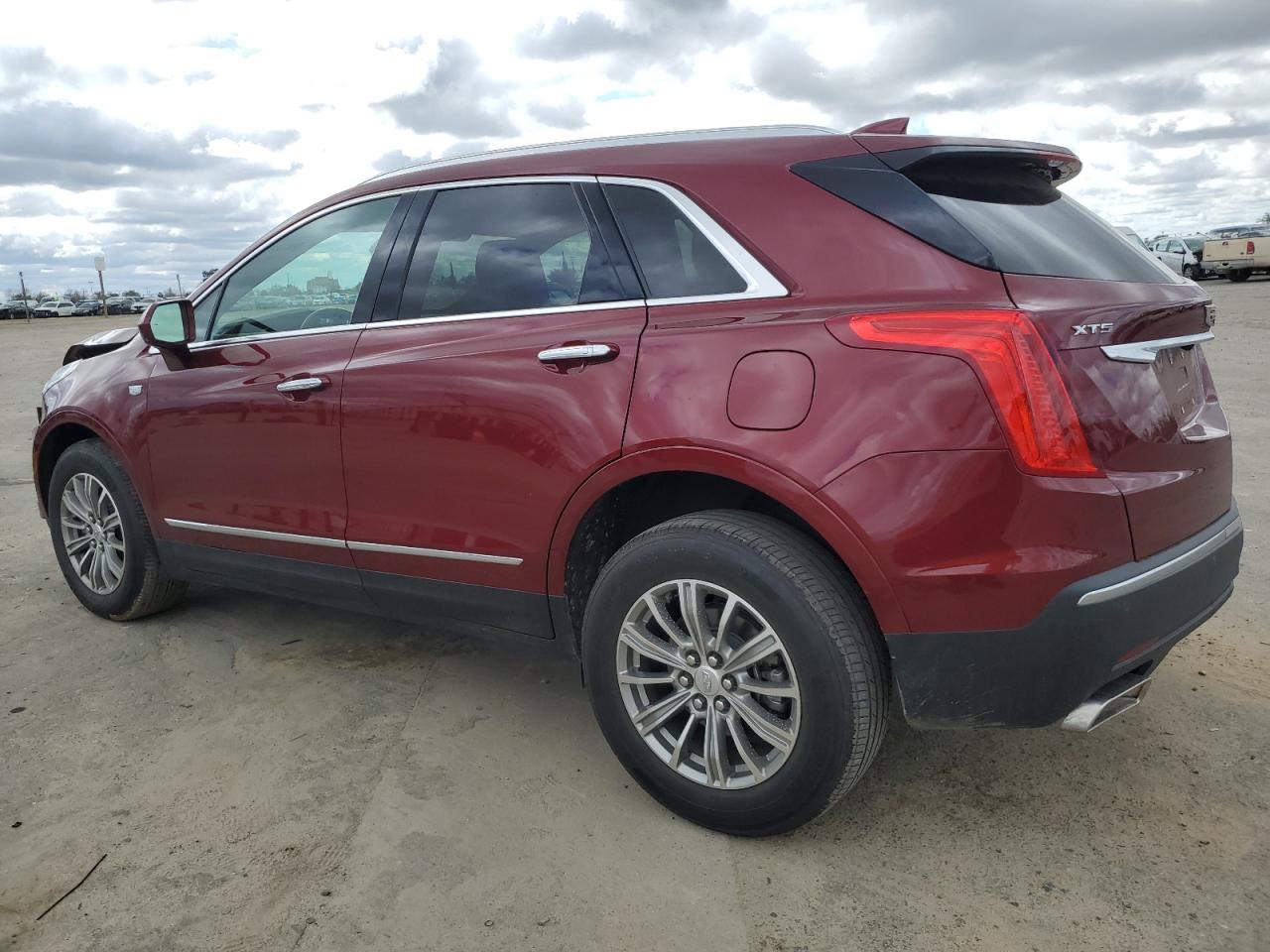 2017 Cadillac XT5 VIN 1GYKNBRS2HZ265742 Copart auction photo, front end damage thumbnail 2