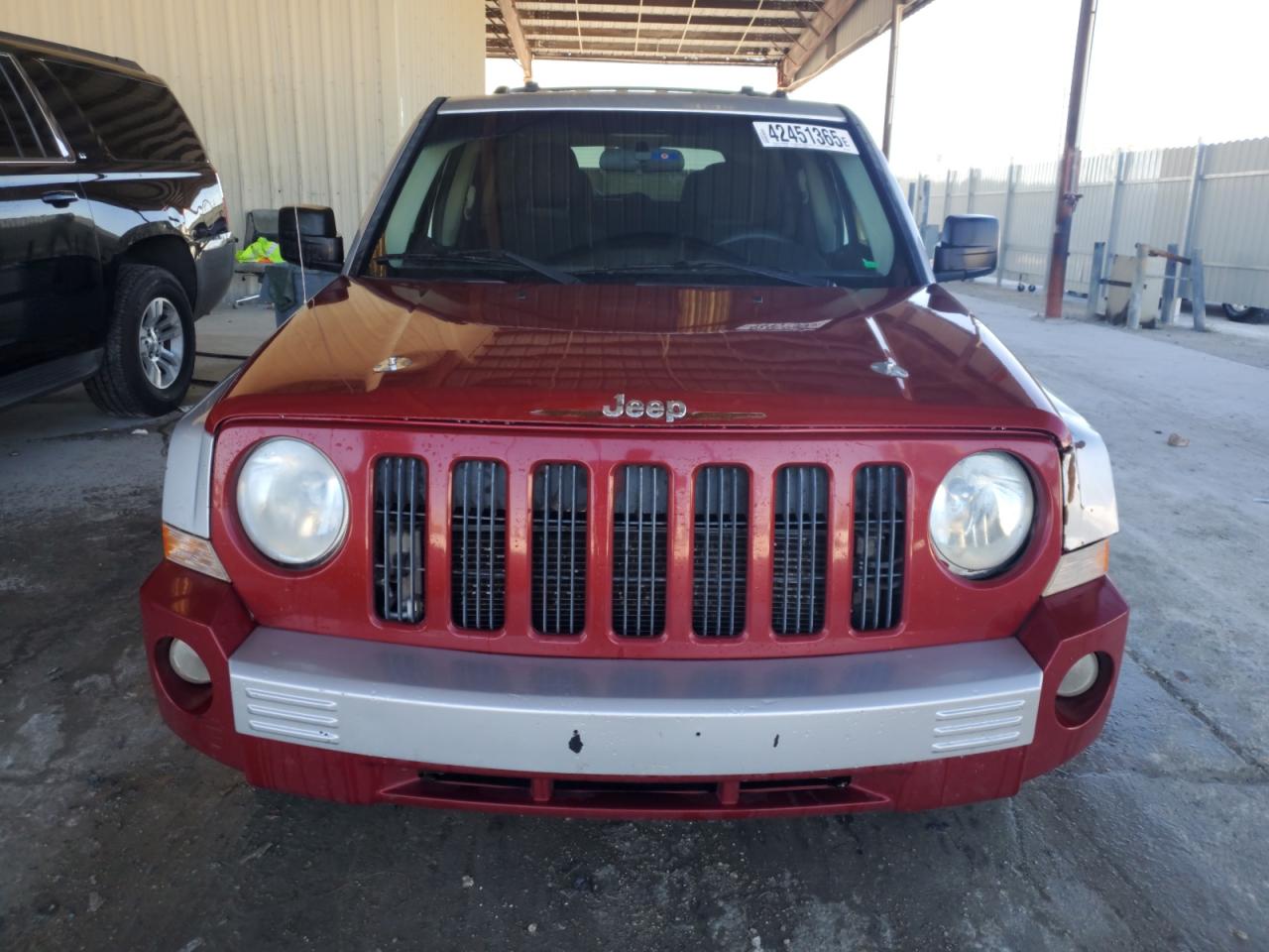 2011 Jeep Liberty (Patriot) VIN 1J4NF1GB9BD279701 Copart auction photo, minor dent/scratches damage thumbnail 5