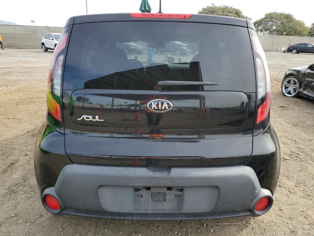 2015 KIA Soul VIN KNDJN2A2XF7213488 Copart auction photo, front end / side damage thumbnail 6