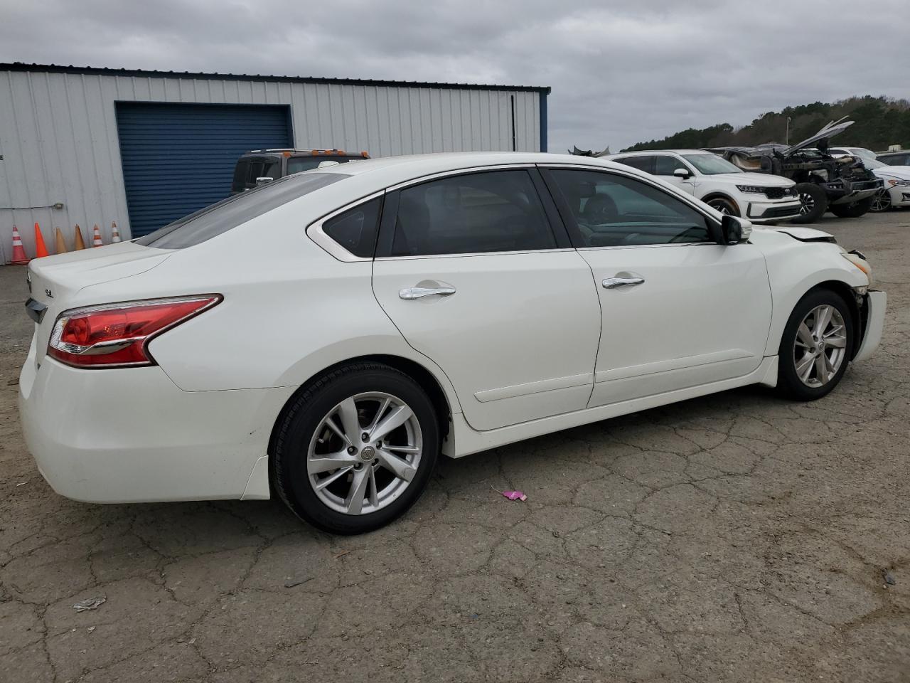 2014 Nissan Altima VIN 1N4AL3AP0EC903821 Copart auction photo, front end / minor dent/scratches damage thumbnail 3