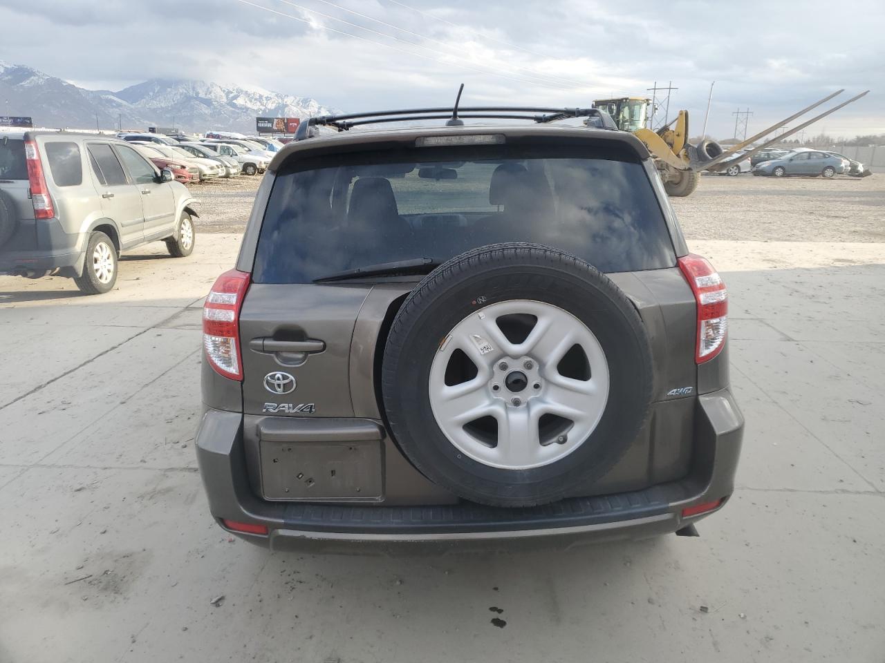 2012 Toyota RAV 4 VIN 2T3BF4DV7CW194028 Copart auction photo, side / front end damage thumbnail 6