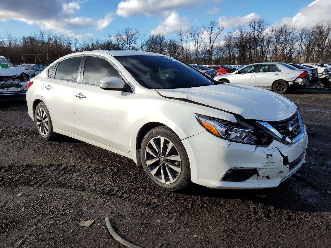 2017 Nissan Altima VIN 1N4AL3AP2HC470622 Copart auction photo, front end damage thumbnail 4