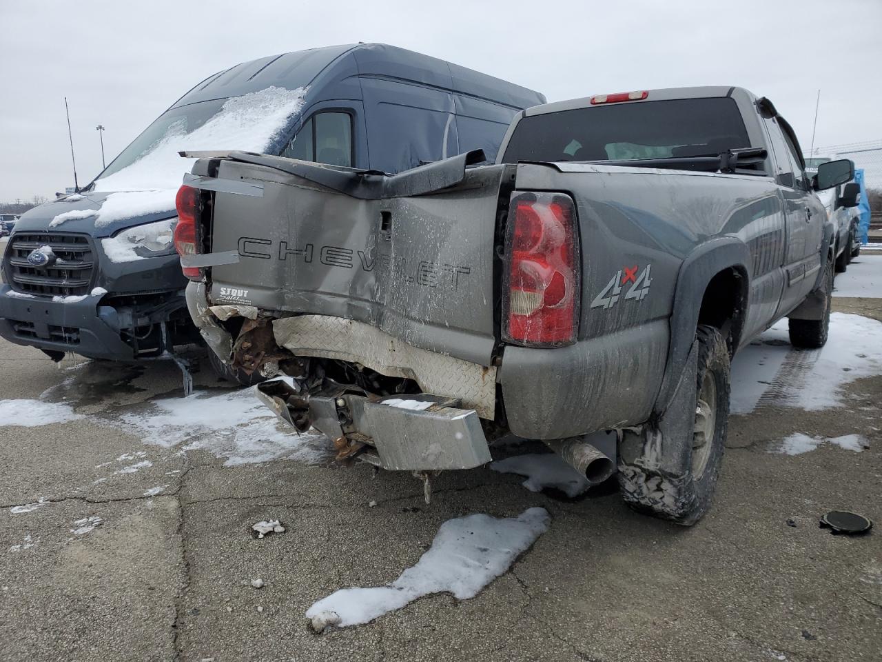 2006 Chevrolet Silverado VIN 1GCHK29U06E184608 Copart auction photo, rear end damage thumbnail 3