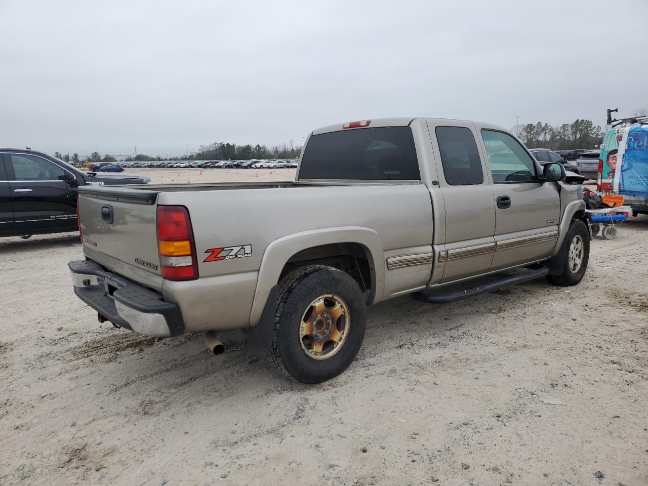 2002 Chevrolet Silverado VIN 2GCEK19T621226294 Copart auction photo, front end / minor dent/scratches damage thumbnail 3
