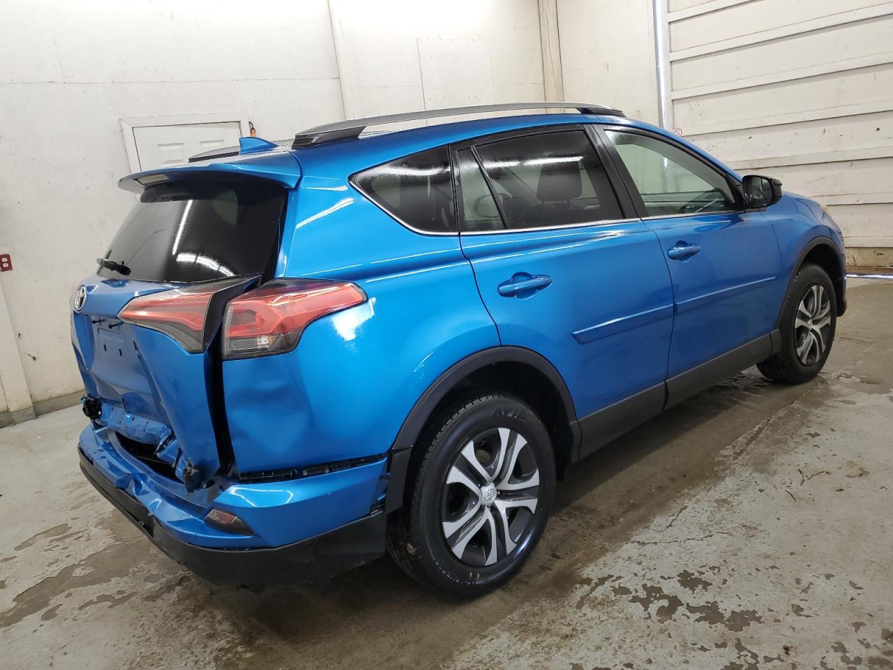 2017 Toyota RAV 4 VIN 2T3BFREVXHW625125 Copart auction photo, rear end damage thumbnail 3