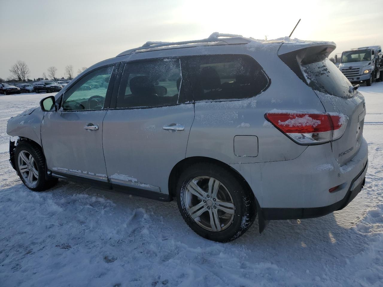 2015 Nissan Pathfinder VIN 5N1AR2MMXFC658284 Copart auction photo, front end / side damage thumbnail 2