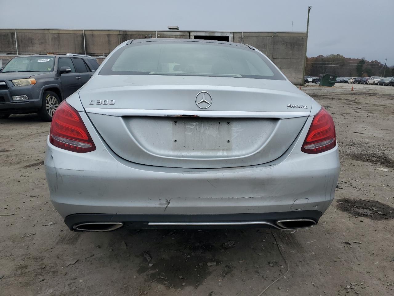 2015 Mercedes-Benz C-klasse VIN 55SWF4KB9FU039614 Copart auction photo, front end / minor dent/scratches damage thumbnail 6