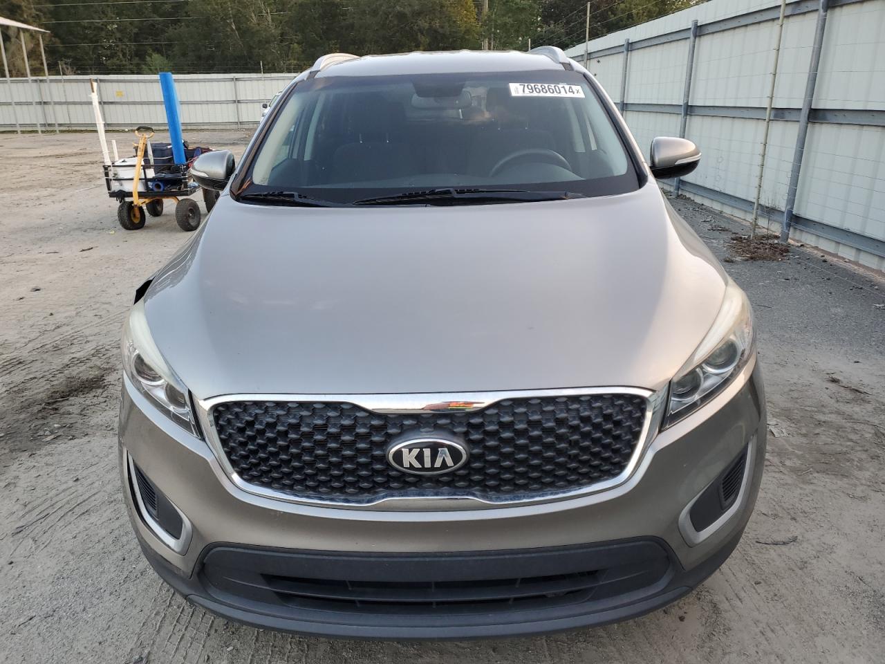 2018 KIA Sorento VIN 5XYPG4A31JG412210 Copart auction photo, side / front end damage thumbnail 5
