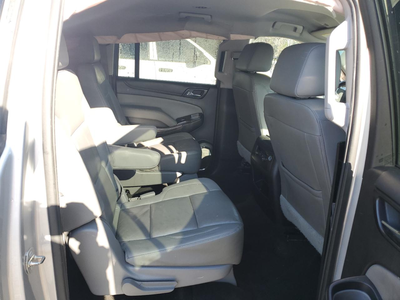 2016 Chevrolet Suburban VIN 1GNSCHKC1GR478057 Copart auction photo, front end damage thumbnail 11