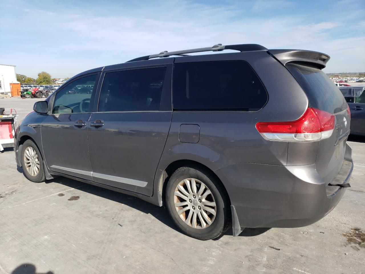 2013 Toyota Sienna VIN 5TDYK3DC4DS329645 Copart auction photo, hail / minor dent/scratches damage thumbnail 2