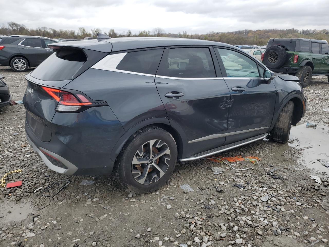 2023 KIA Sportage VIN 5XYK33AFXPG097474 Copart auction photo, front end / side damage thumbnail 3