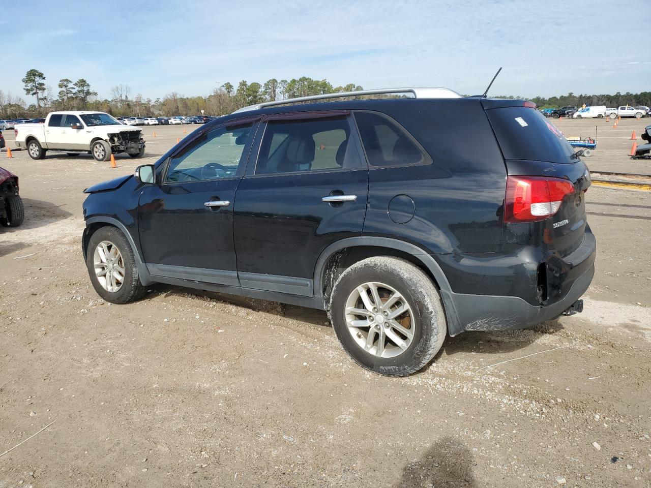 2014 KIA Sorento VIN 5XYKT3A60EG529499 Copart auction photo, all over damage thumbnail 2