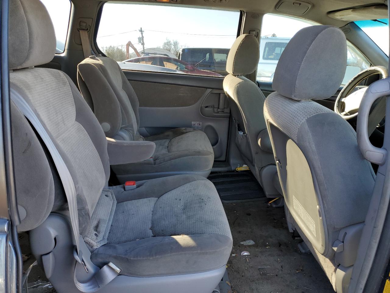 2010 Toyota Sienna VIN 5TDKK4CC2AS314439 Copart auction photo, mechanical / front end damage thumbnail 11