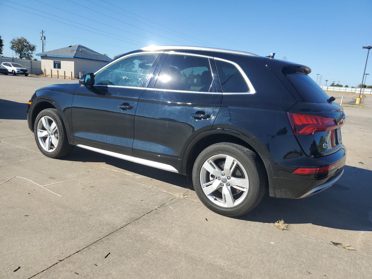 2019 Audi Q5 VIN WA1ANAFY2K2069850 Copart auction photo, hail / minor dent/scratches damage thumbnail 2