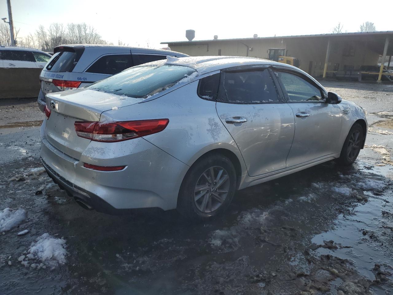 2020 KIA Optima VIN 5XXGT4L30LG415440 Copart auction photo, burn - engine / rear end damage thumbnail 3