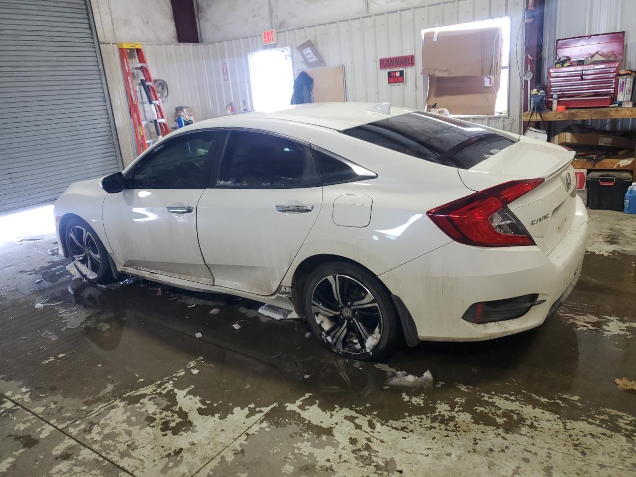 2017 Honda Civic VIN 19XFC1F97HE025929 Copart auction photo, side / rear end damage thumbnail 2