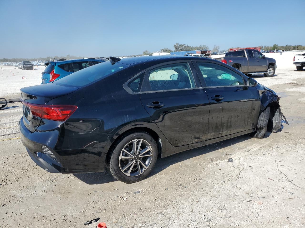 2024 KIA Forte VIN 3KPF24ADXRE748983 Copart auction photo, front end damage thumbnail 3