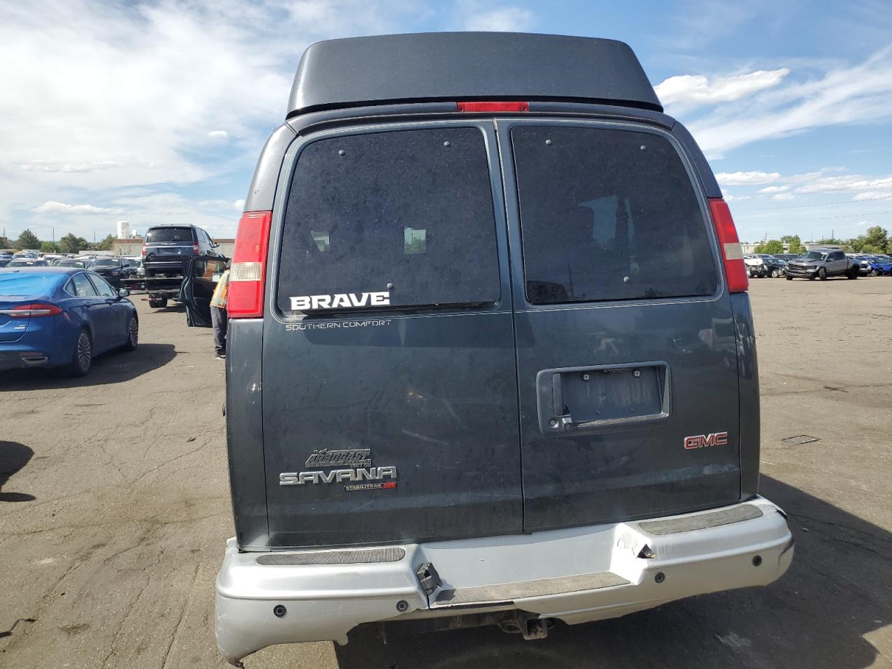 2014 GMC Savana VIN 1GDS8DC48E1157389 Copart auction photo, side / front end damage thumbnail 6