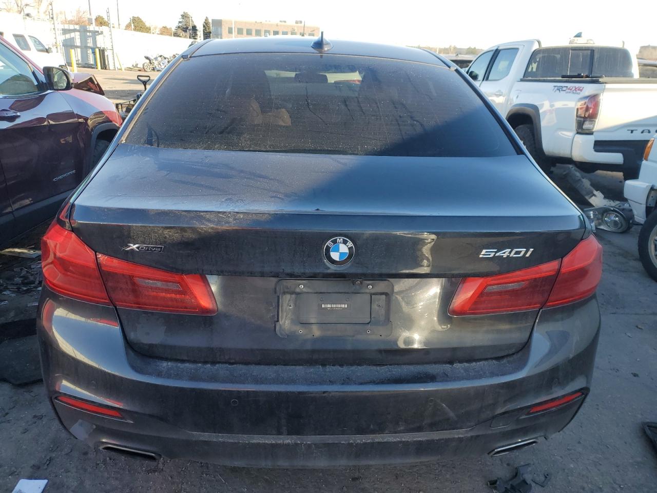 2018 BMW 5er VIN WBAJE7C5XJWC54657 Copart auction photo, front end / minor dent/scratches damage thumbnail 6