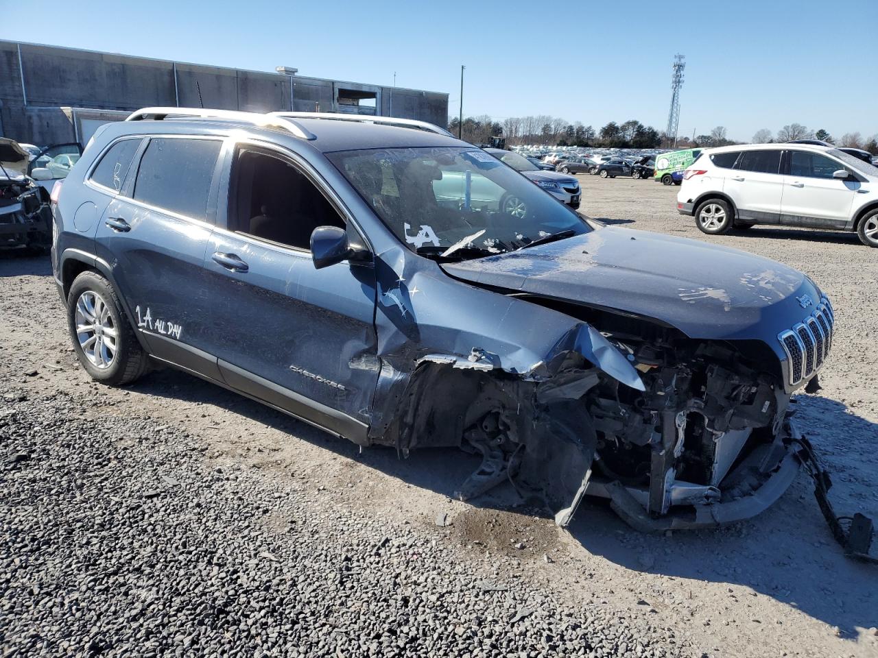 2019 Jeep Grand Cherokee VIN 1C4PJMCB8KD369782 Copart auction photo, all over damage thumbnail 4
