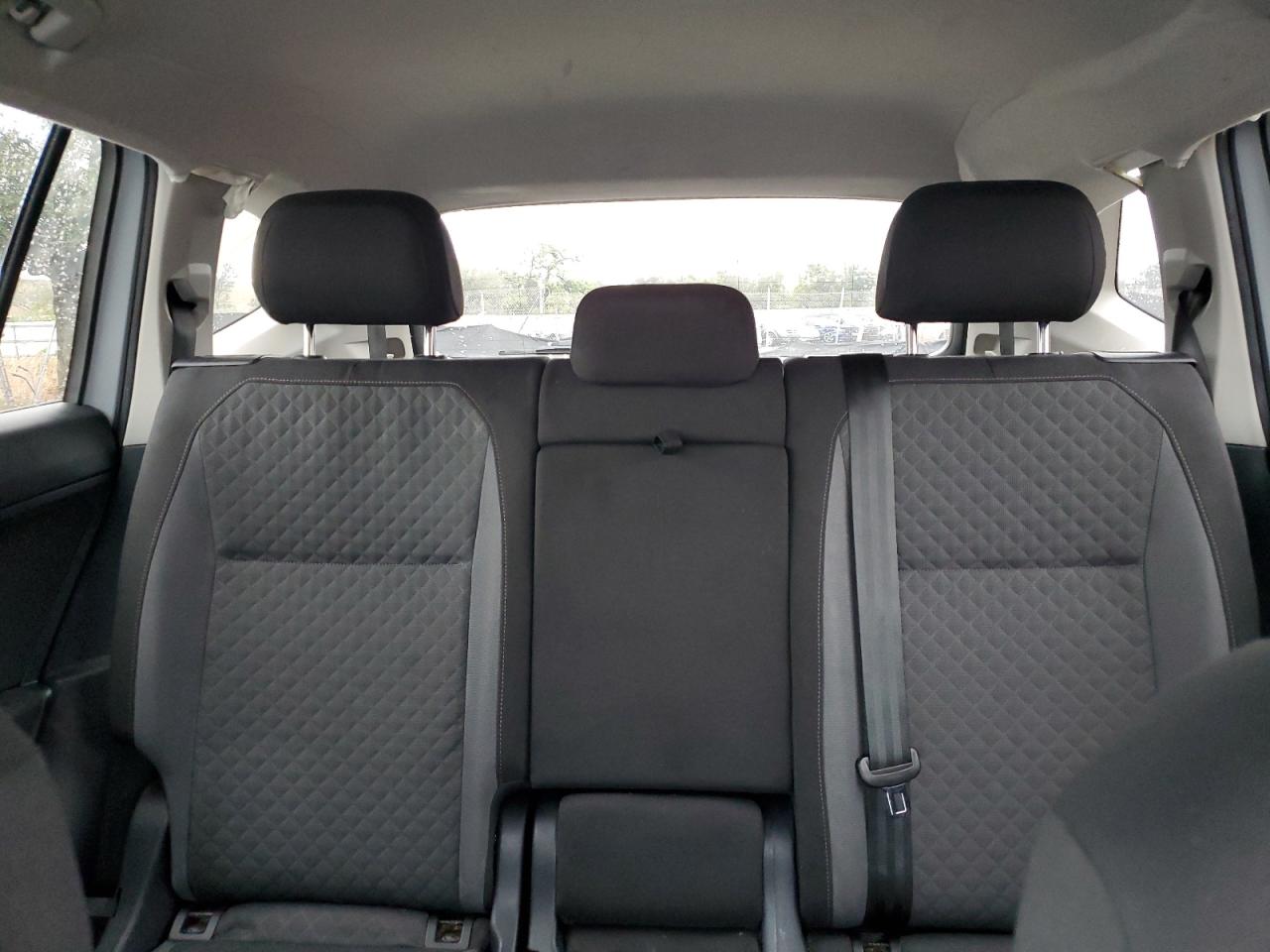 2019 Volkswagen Tiguan VIN 3VV1B7AX0KM028398 Copart auction photo, side / front end damage thumbnail 10