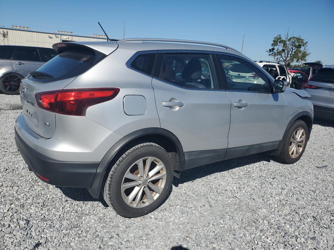 2017 Nissan Rogue VIN JN1BJ1CP5HW024844 Copart auction photo, front end damage thumbnail 3