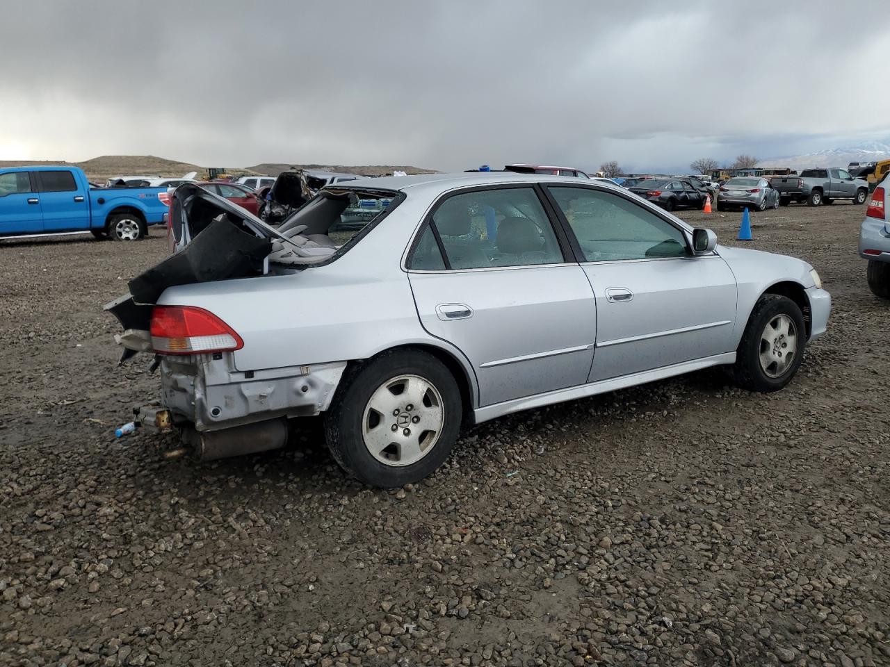 2002 Honda Accord VIN 1HGCG16552A023466 Copart auction photo, rear end damage thumbnail 3