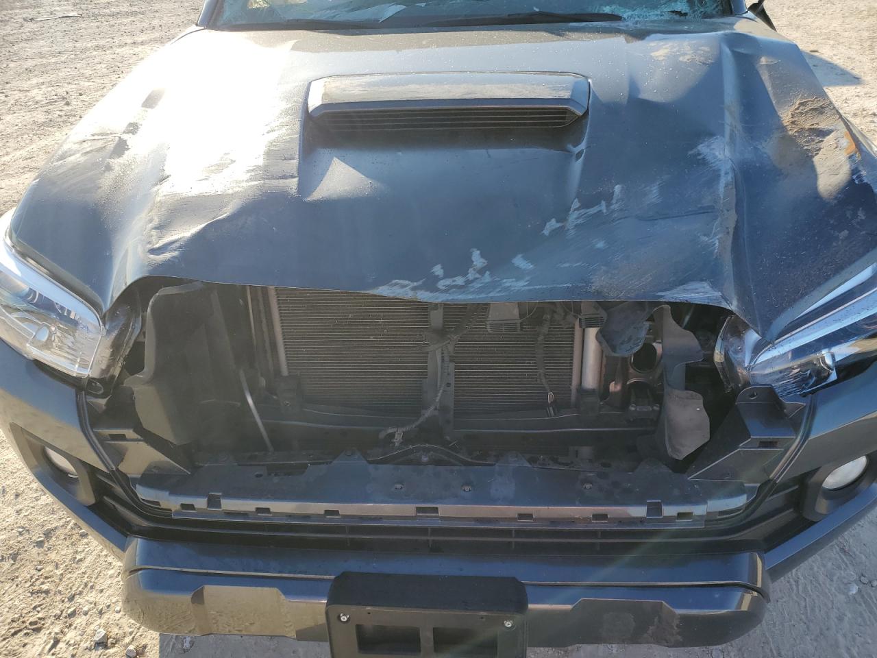 2020 Toyota Tacoma VIN 5TFCZ5AN9LX236572 Copart auction photo, all over damage thumbnail 12