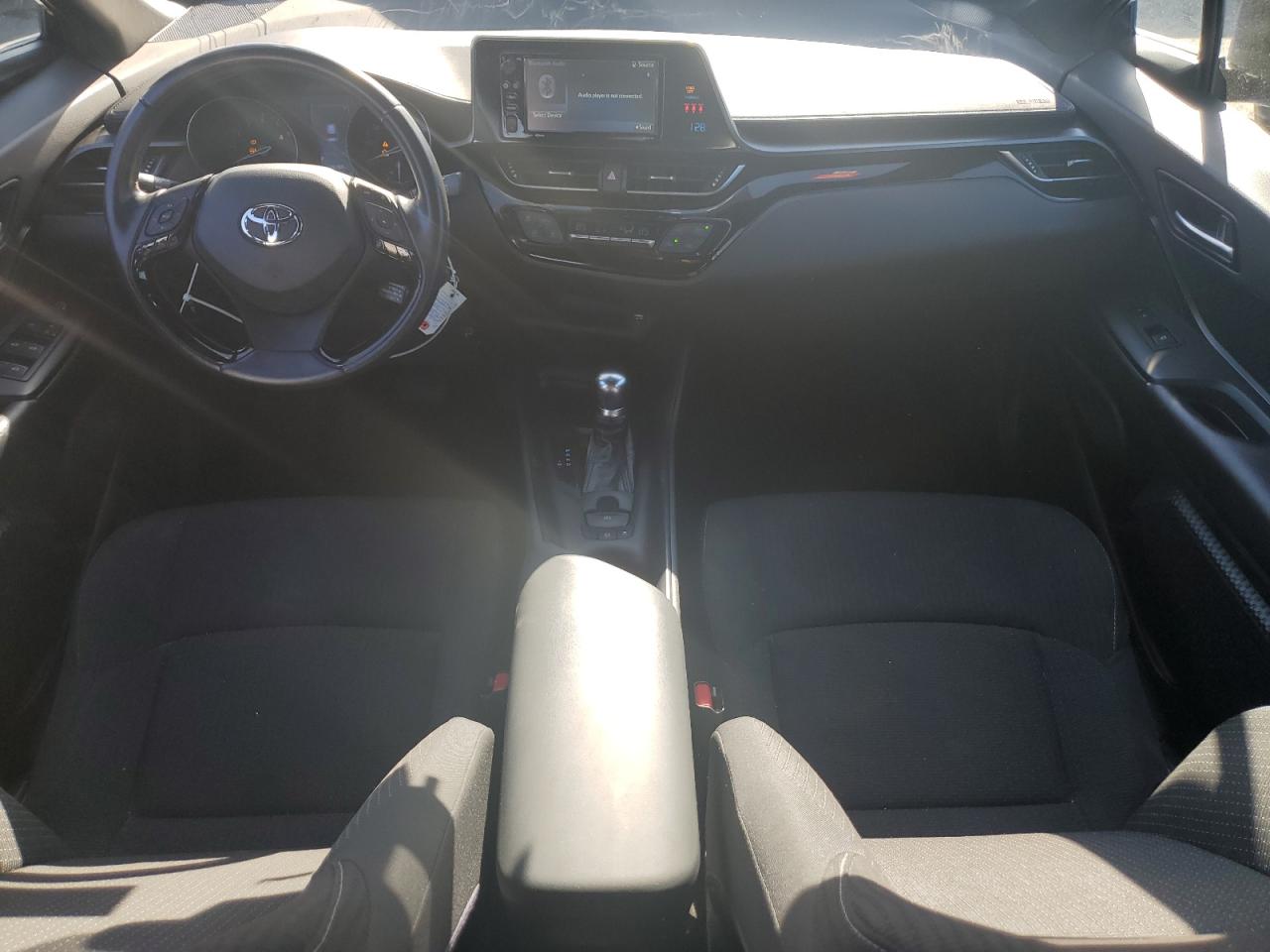 2018 Toyota C-HR VIN NMTKHMBX0JR041812 Copart auction photo, front end / minor dent/scratches damage thumbnail 8