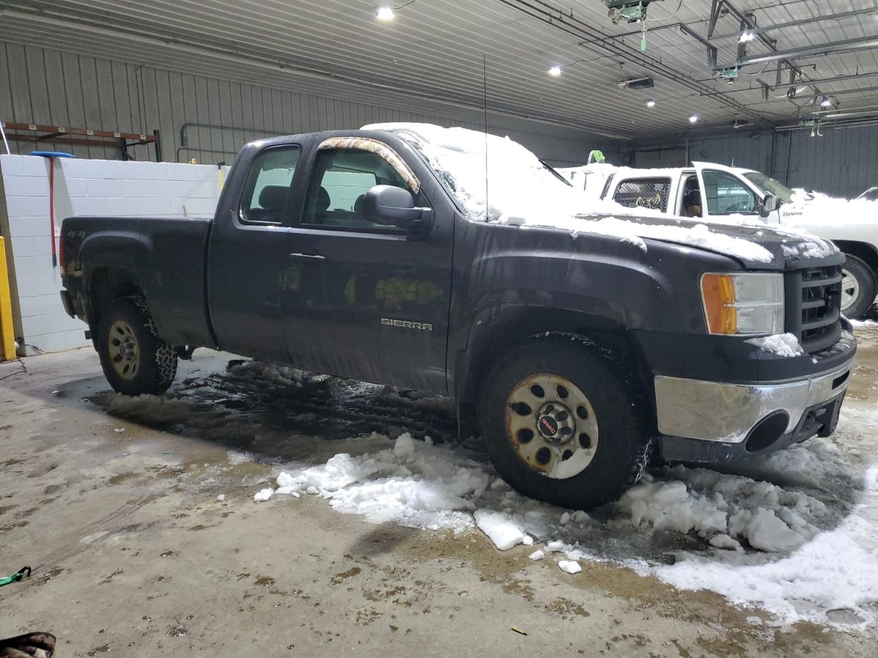 2011 GMC Sierra VIN 1GTR2TEA5BZ227428 Copart auction photo, front end / side damage thumbnail 4