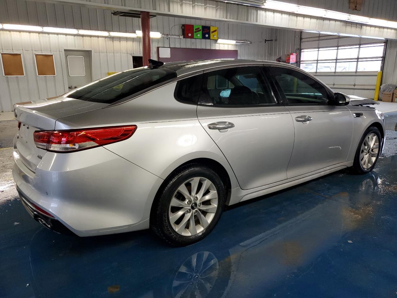 2016 KIA Optima VIN 5XXGU4L33GG063621 Copart auction photo, front end damage thumbnail 3