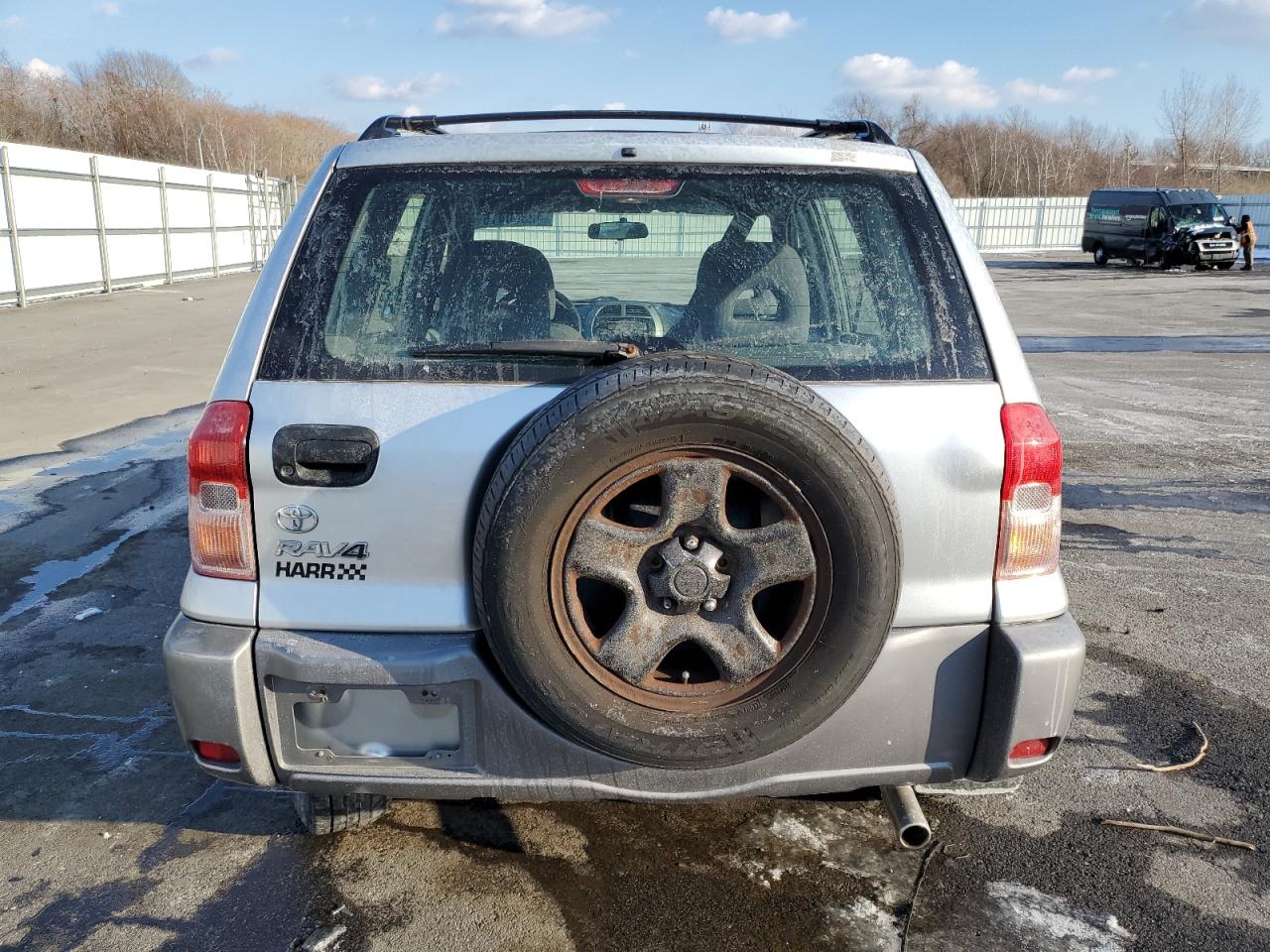 2002 Toyota RAV 4 VIN JTEHH20V526018461 Copart auction photo, undercarriage / minor dent/scratches damage thumbnail 6