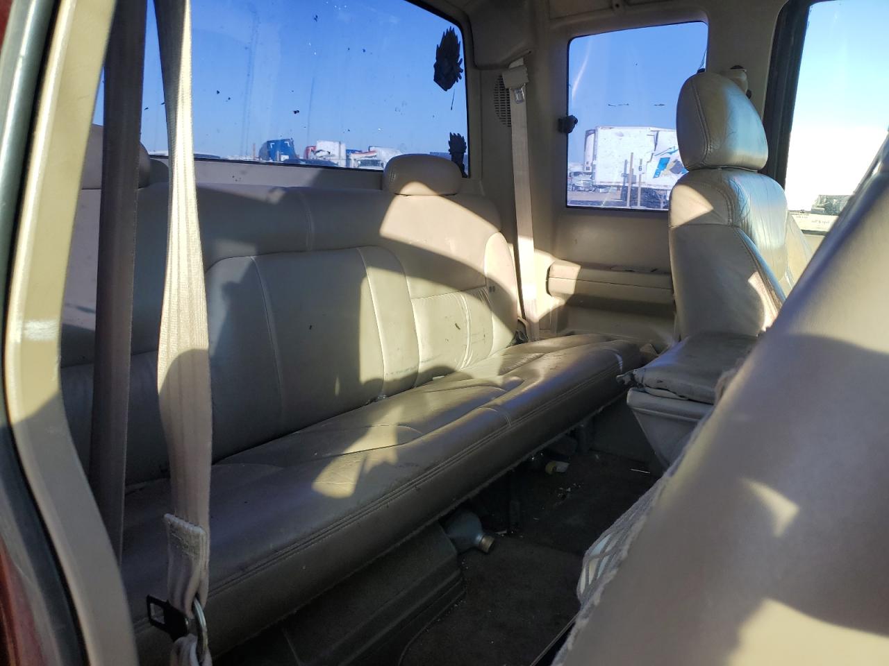 1997 GMC Sierra VIN 1GTEK19R8VE531898 Copart auction photo, front end / minor dent/scratches damage thumbnail 10