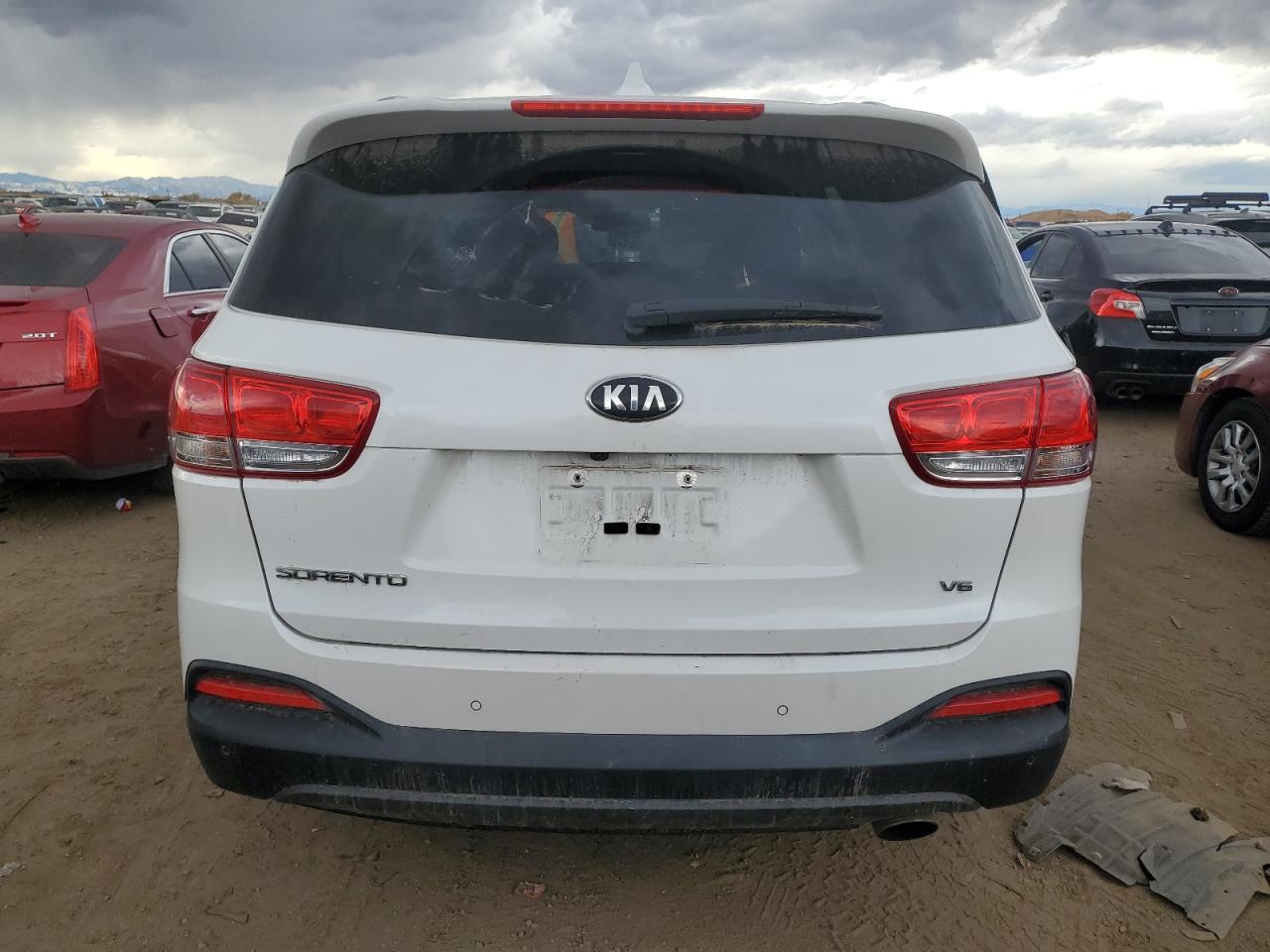 2017 KIA Sorento VIN 5XYPGDA56HG323146 Copart auction photo, vandalism damage thumbnail 6