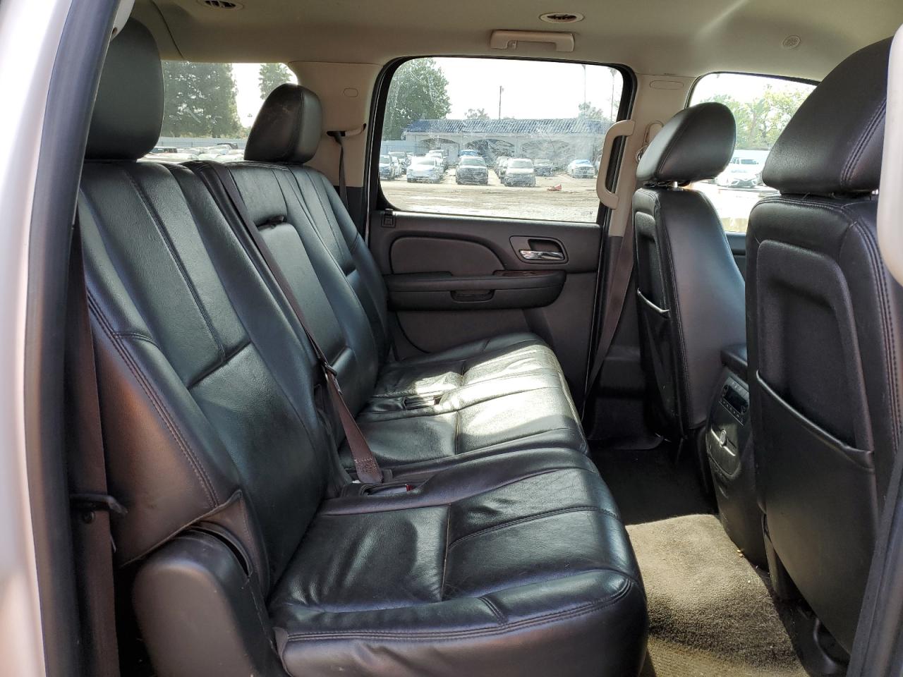 2014 Chevrolet Suburban VIN 1GNSCJE00ER209005 Copart auction photo, front end / minor dent/scratches damage thumbnail 12