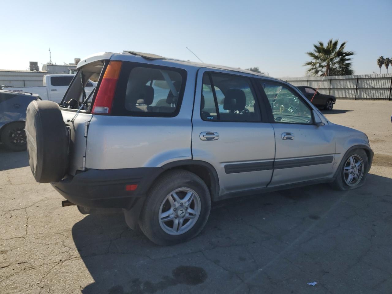 2000 Honda CR-V VIN JHLRD186XYC019047 Copart auction photo, rollover damage thumbnail 3